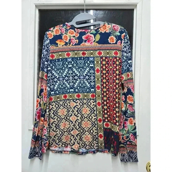 Johnny Was Swing Top Crew Neck Soft Stretch Bamboo Blended Size XS - Picture 2 of 4